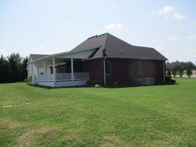 94 S Steeplechase Dr, McMinnville, TN 37110 - photo 2