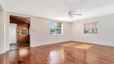 Living area (2)