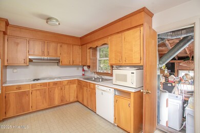 114 Vine St, Havelock, NC 28532 - photo 5