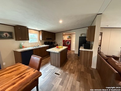 450 Mills Ln, Pipe Creek, TX 78063 - photo 6