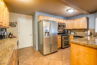193 W Greer Ln-4