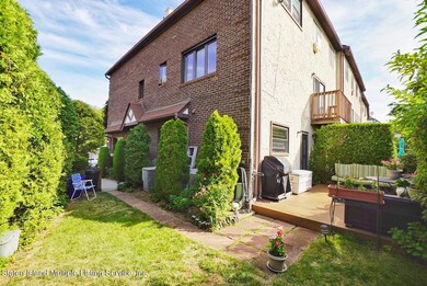 26 Fox Hunt Ct, Staten Island, NY 10301 - photo 3