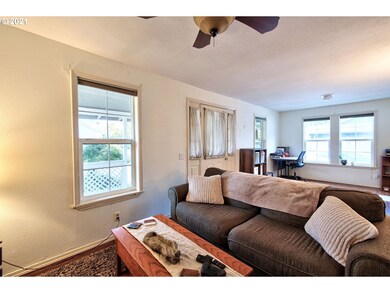 1617 N Main St, Newberg, OR 97132 - photo 2