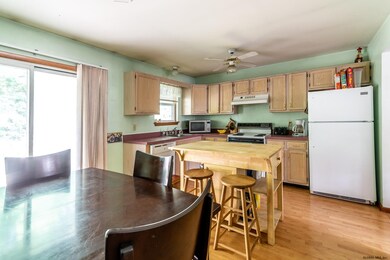 19 Weathercrest Dr, Schenectady, NY 12302 - photo 6