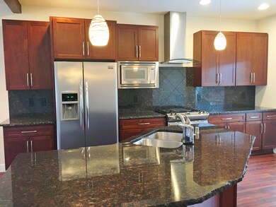Chef's Kitchen w/granite counters