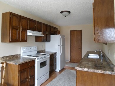 1506 16th St SW, Jamestown, ND 58401 - photo 6