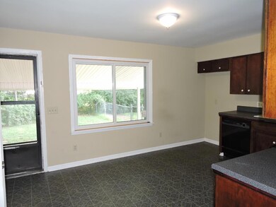 812 Sedgefield Ct, Manchester, TN 37355 - photo 6