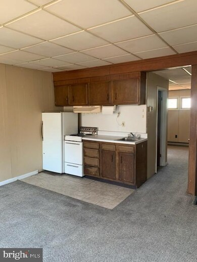 5 S Jardin St unit 4, Shenandoah, PA 17976 - photo 3