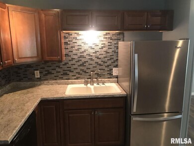 1840 Welshire Dr, Davenport, IA 52806 - photo 2