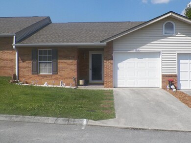 Classic in design w/1 car garage