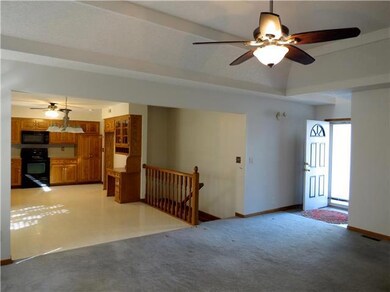 233 SW Seagull Ct, Lees Summit, MO 64082 - photo 3