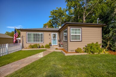 2253 California St, Redding, CA 96001 - photo 2