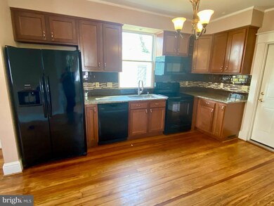 113 W 7th Ave, Ranson, WV 25438 - photo 5