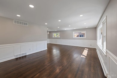 6085 Capri Dr, Cincinnati, OH 45224 - photo 6