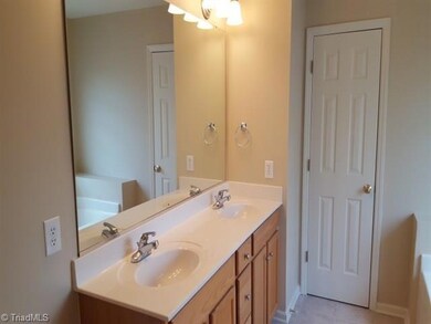 304 Jamestown Oaks Dr, Jamestown, NC 27282 - photo 6