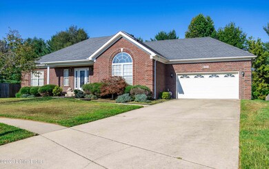 8303-Grandel-Forest-Way_002