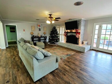 275 S Harney St, Camilla, GA 31730 - photo 7