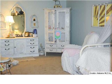 Guest bedroom #1
