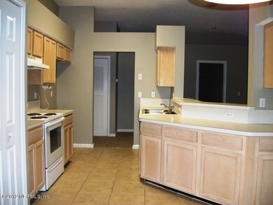 5067 Acre Estates Dr W, Jacksonville, FL 32210 - photo 6