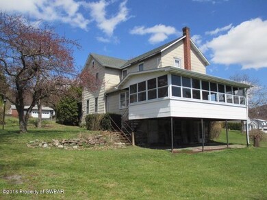 128 W Butler Dr, Drums, PA 18222 - photo 3