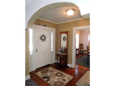 Entry/Foyer.
