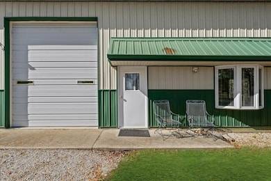 1662 E County Road 1275 N, Villa Grove, IL 61956 - photo 4