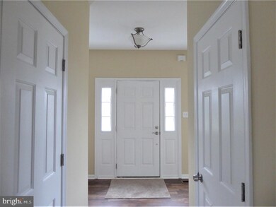 1602 Applegate Ln, Pottstown, PA 19464 - photo 4