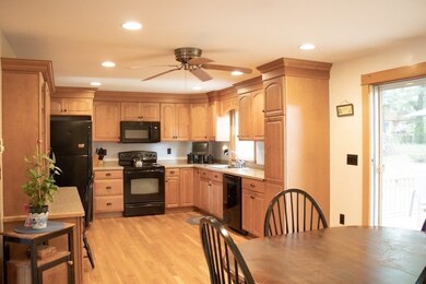 73 Mill River Dr, Weymouth, MA 02188 - photo 4