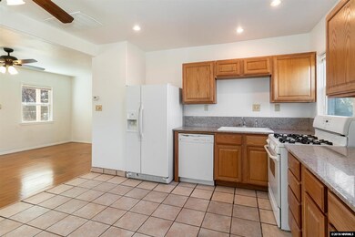 15 Lincoln Way, Sparks, NV 89431 - photo 5