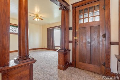 304 Defiance St, Wapakoneta, OH 45895 - photo 4