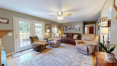 38 Char Kimber, Canton, NC 28716 - photo 4