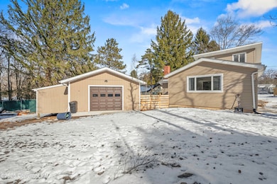06-HomeView_Media-37_Highridge_Rd.-#6