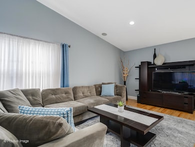 2008 Clematis Dr, Algonquin, IL 60102 - photo 4