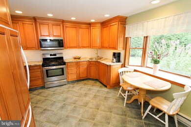 84 Woodstock Dr, Newtown, PA 18940 - photo 6