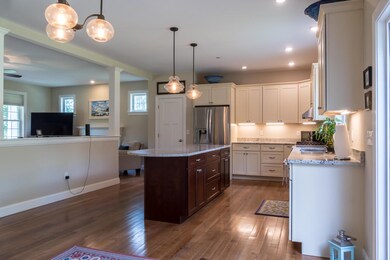 12-Kitchen (3 of 8)