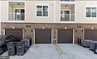 43491 Town Gate Square, Chantilly, VA 20152 - photo 3