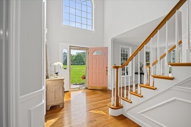 10 Settlers Rd, Shrewsbury, MA 01545 - photo 2