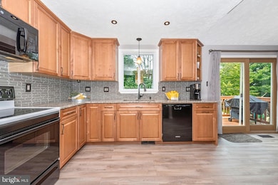 6258 Derby Dr, Frederick, MD 21703 - photo 5