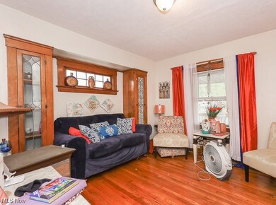 3323 Altamont Ave, Cleveland, OH 44118 - photo 5