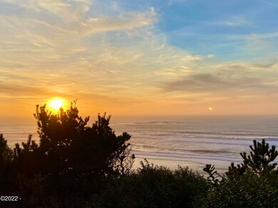 824 SW 9th St, Lincoln City, OR 97367 - photo 4