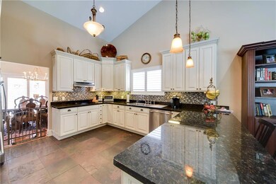 Beautiful large kitchen with tile backsplash