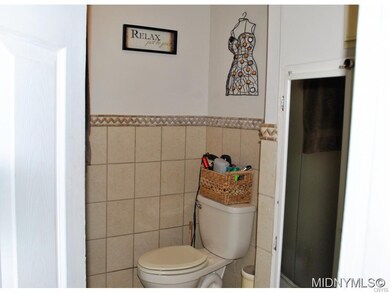 1st Floor Bath