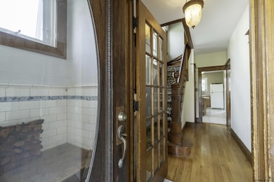 8 Arcadia Ave, Albany, NY 12209 - photo 4