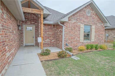 2122 Whispering Pine Blvd, Shawnee, OK 74804 - photo 2