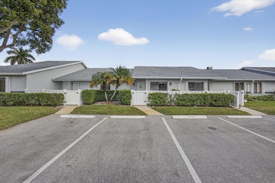 2641 Gately Dr W unit 102, West Palm Beach, FL 33415 - photo 4