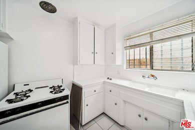 2314 S Corning St unit 3, Los Angeles, CA 90034 - photo 5