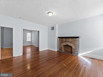 652 Dumbarton Ave, Baltimore, MD 21218 - photo 3