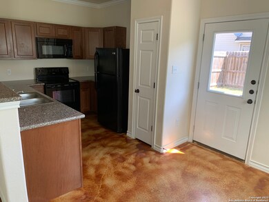 16818 Showdown Path unit 4, Selma, TX 78154 - photo 6