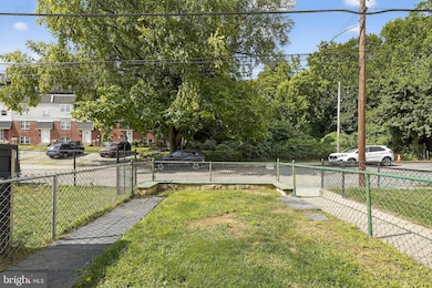 335 Hermitage St unit B, Philadelphia, PA 19128 - photo 6