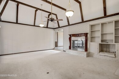104 Patrick St-6